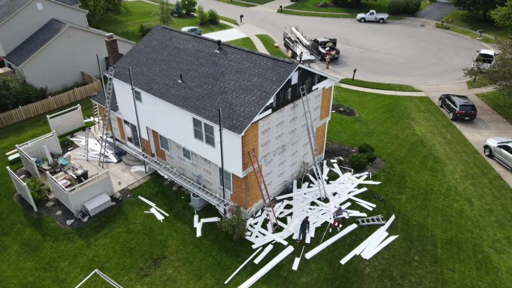 siding-new-albany-00001 siding being replaced on new albany home
